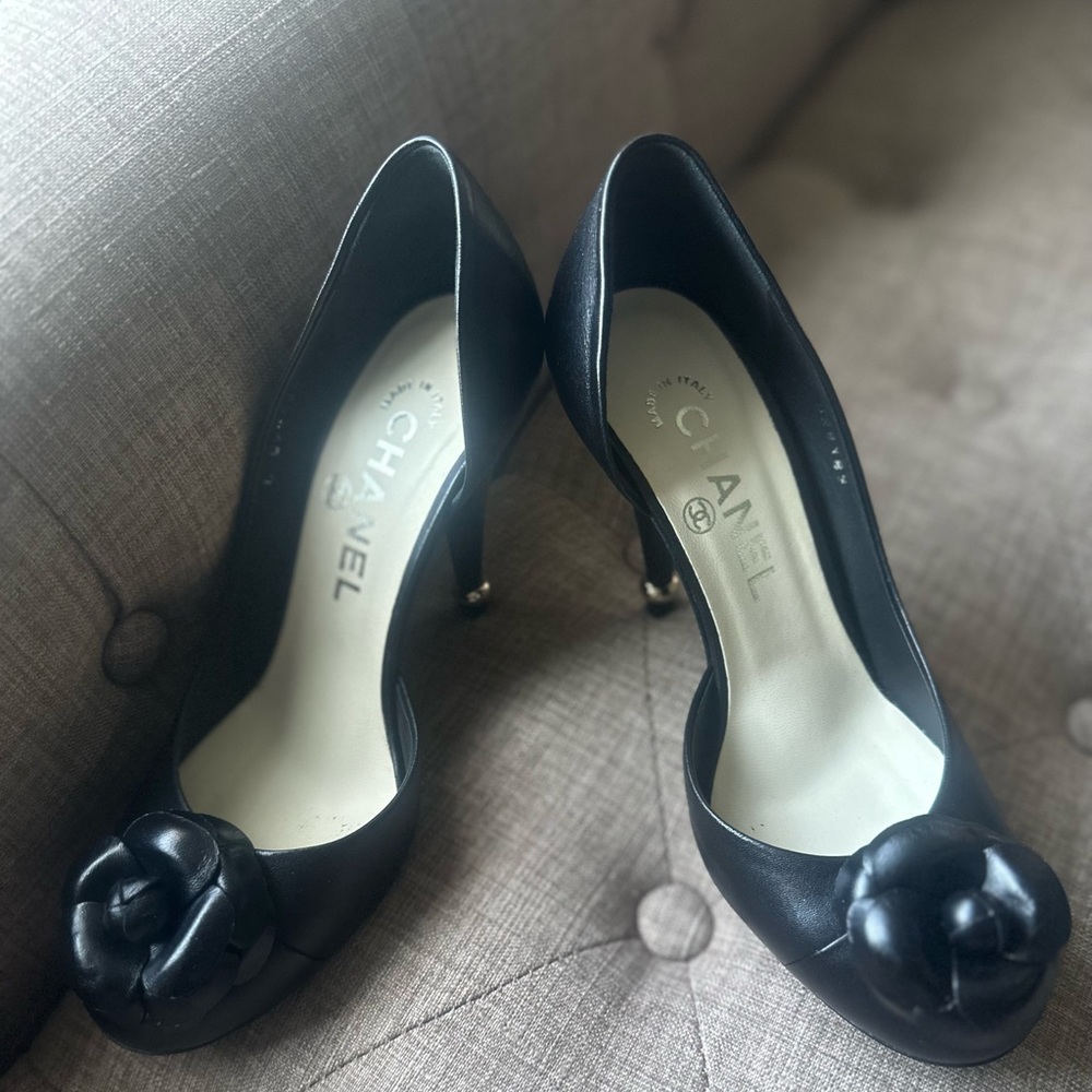 Authentic Chanel Pumps